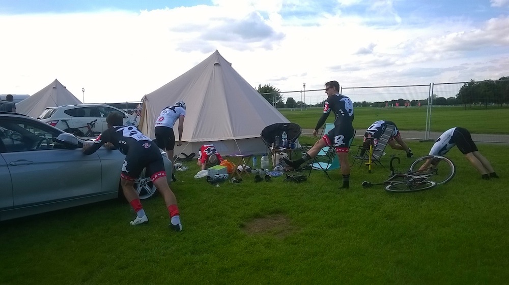 Baroudeurs - Downward dogs at dawn