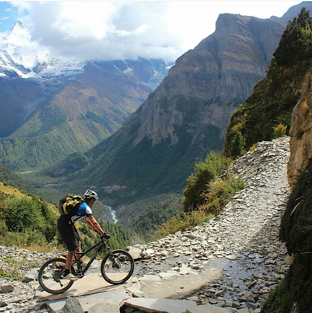 London Baroudeur member, Michael aka 'Maverick' riding up in tubesless
